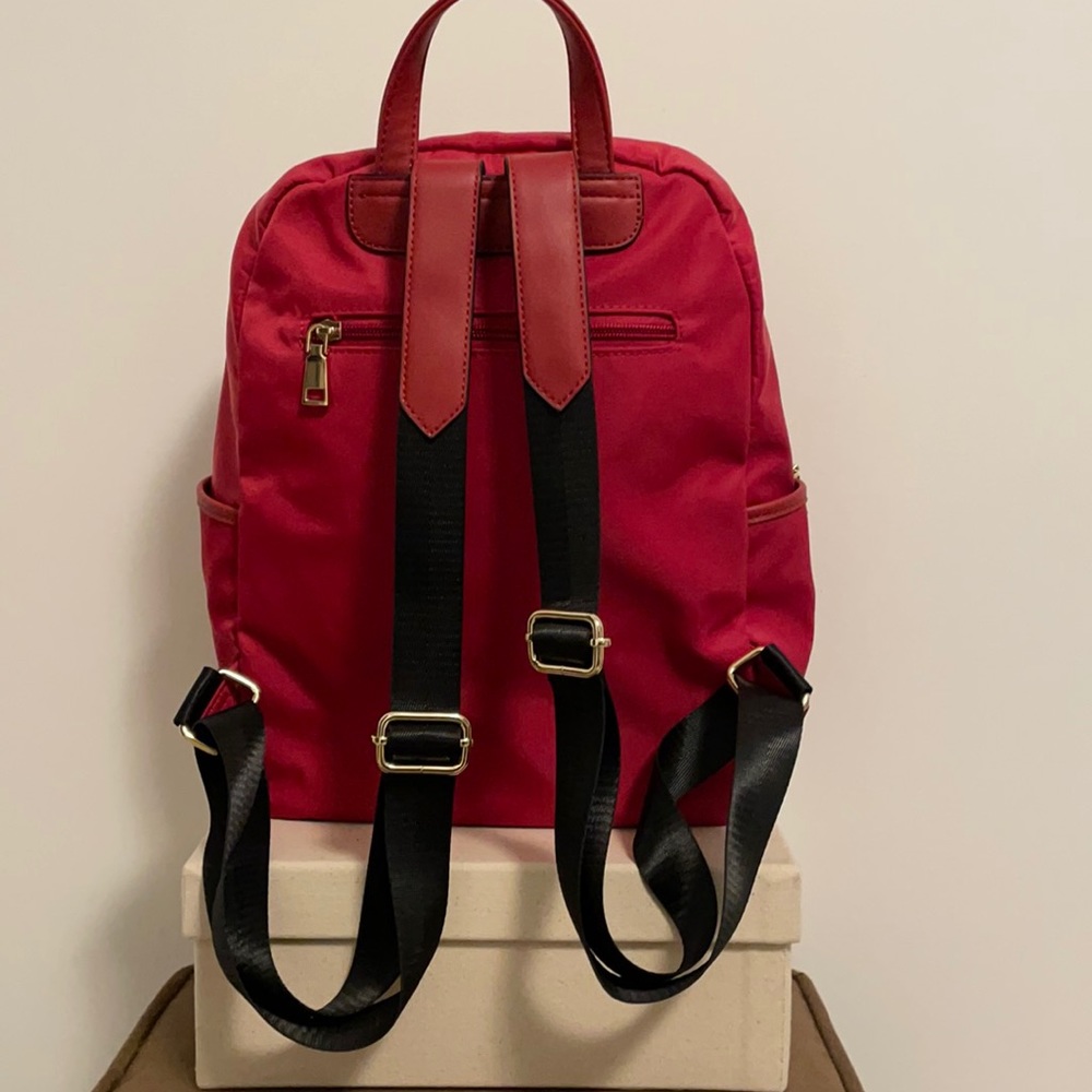 Red backpack - Picture 2 of 3